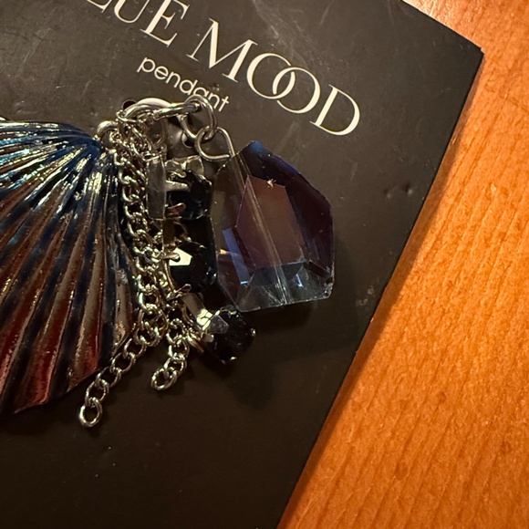 Hildie & Jo Silver Blue Mood Sea Shell Pendant NWT - Picture 3 of 5